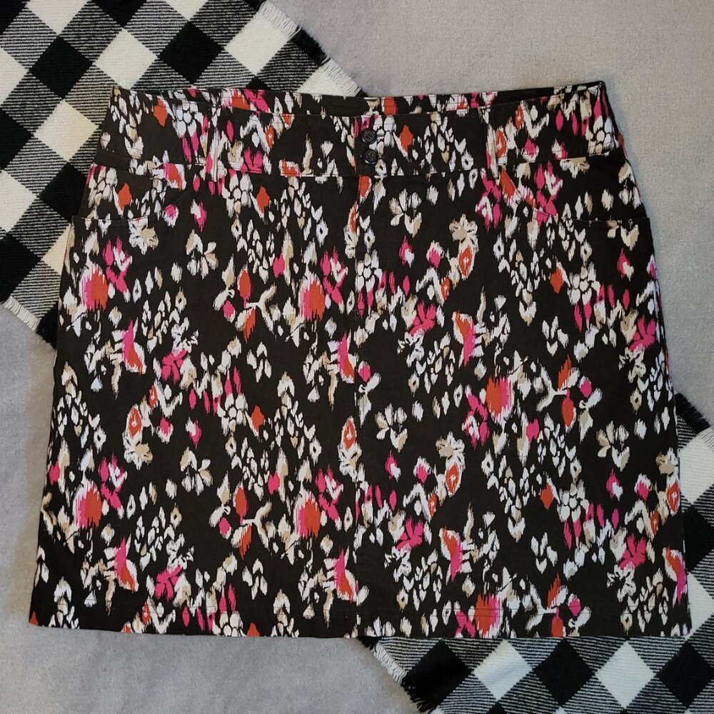 12 | Christopher & Banks | Midnight Bloom Button Skort